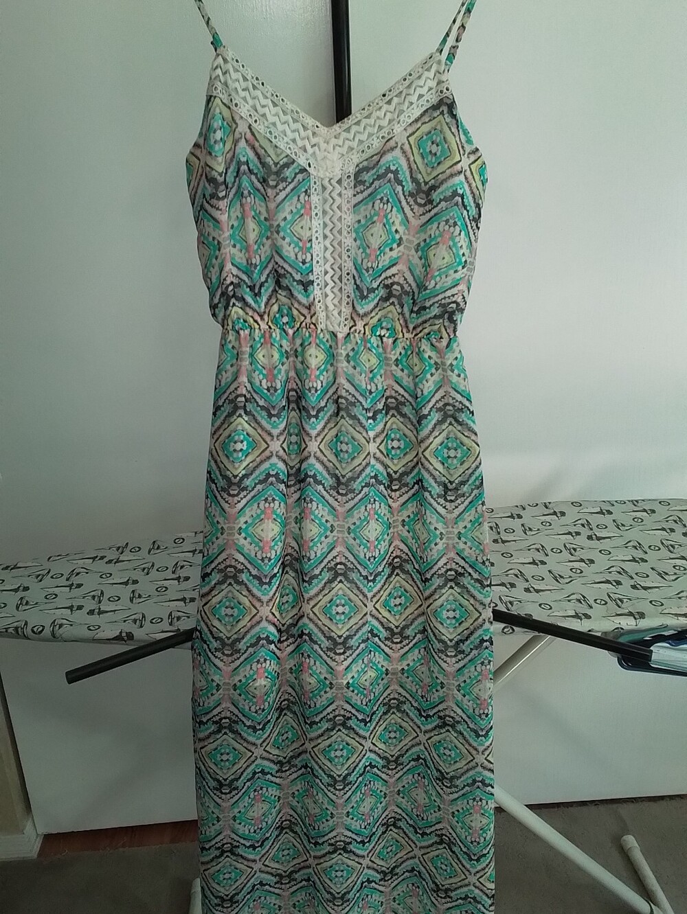 Maurices Women's Printed Maxi Dress with Lace Trim - Teal Pattern